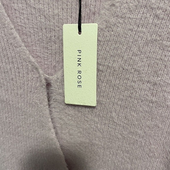 Pink Rose Size Medium V-Neck Long Sleeve Fuzzy Pink Sweater Top Valentine - Picture 6 of 8